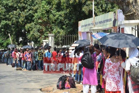  Rush of Job aspirants as Job-Fair begins : Around 4000 Tripura's unemployed youths to get jobs in Southern Textile mills  
